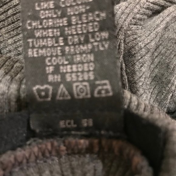 Express Women's Long Sleeve turtleneck - Picture 3 of 3